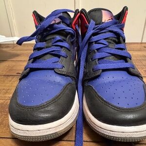 Nike Kids Sneakers in Blue, Black, Red